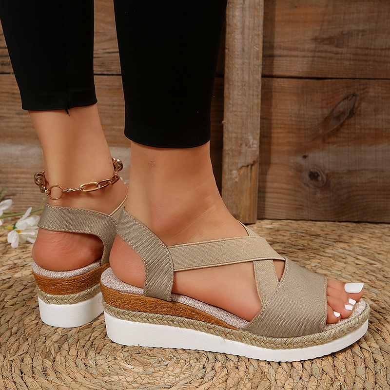 Layla – Sandales au Charme Naturel